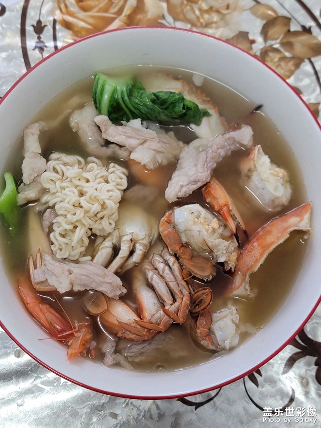 超級豪華無敵海鮮湯