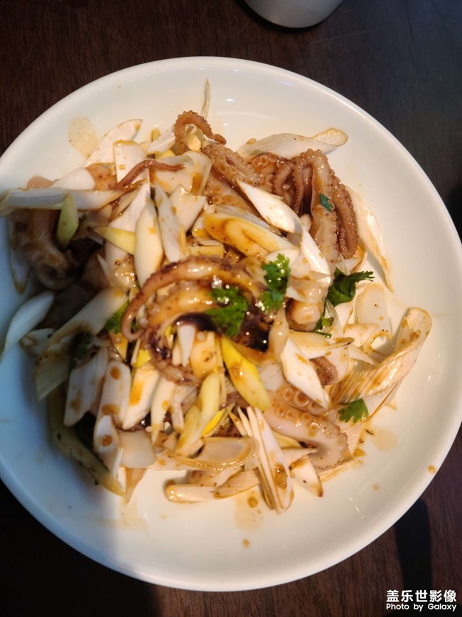 兩個字，吃飯