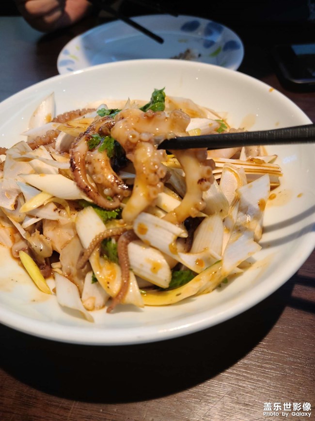 兩個字，吃飯